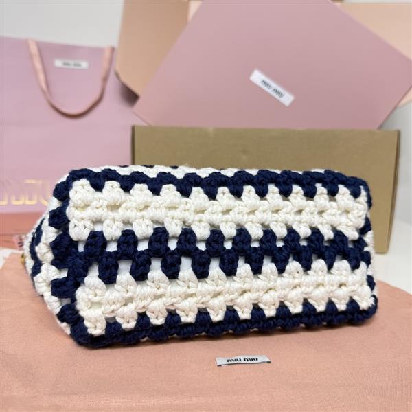 2026127214541296 600